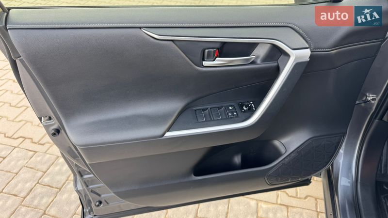 Внедорожник / Кроссовер Toyota RAV4 2019 в Ивано-Франковске