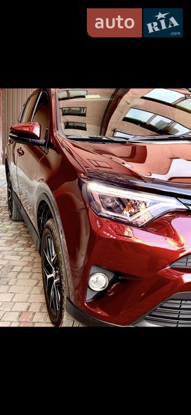 Внедорожник / Кроссовер Toyota RAV4 2017 в Ивано-Франковске