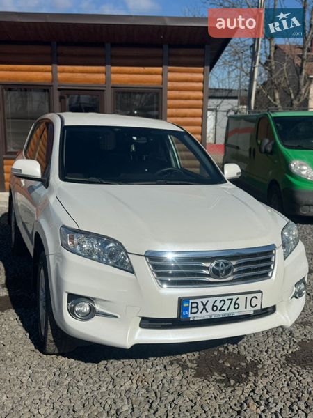 Внедорожник / Кроссовер Toyota RAV4 2010 в Хмельницком