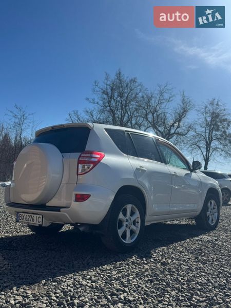 Внедорожник / Кроссовер Toyota RAV4 2010 в Хмельницком