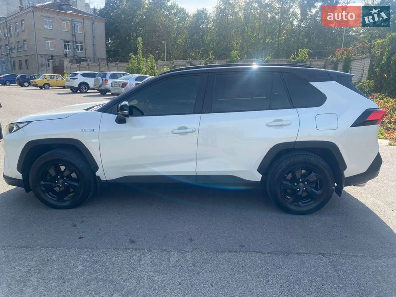 Внедорожник / Кроссовер Toyota RAV4 2019 в Харькове