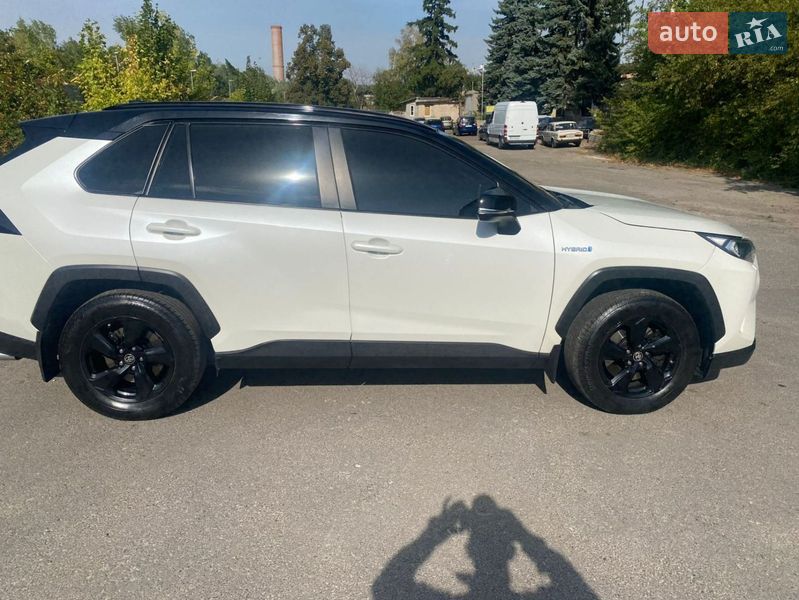 Внедорожник / Кроссовер Toyota RAV4 2019 в Харькове