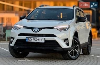 Позашляховик / Кросовер Toyota RAV4 2018 в Львові