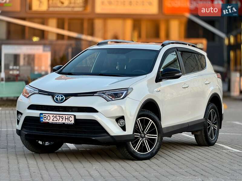 Внедорожник / Кроссовер Toyota RAV4 2018 в Львове