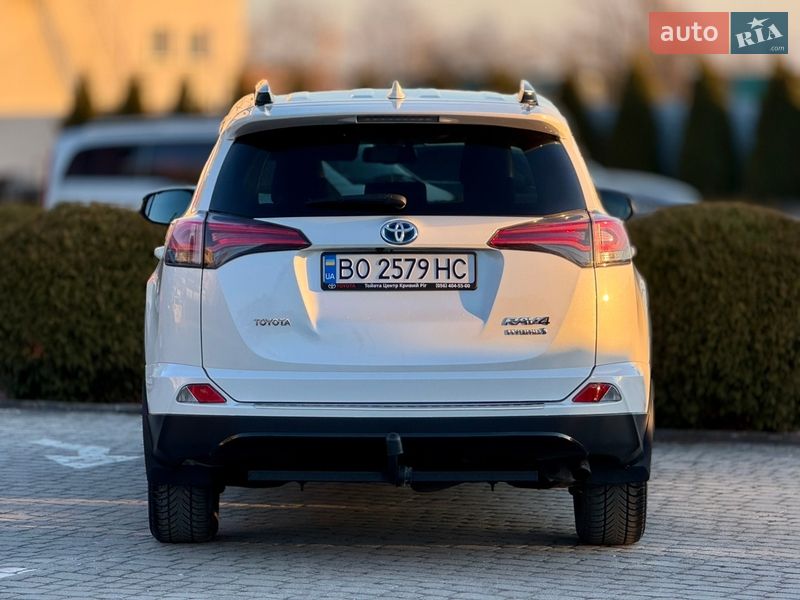 Внедорожник / Кроссовер Toyota RAV4 2018 в Львове