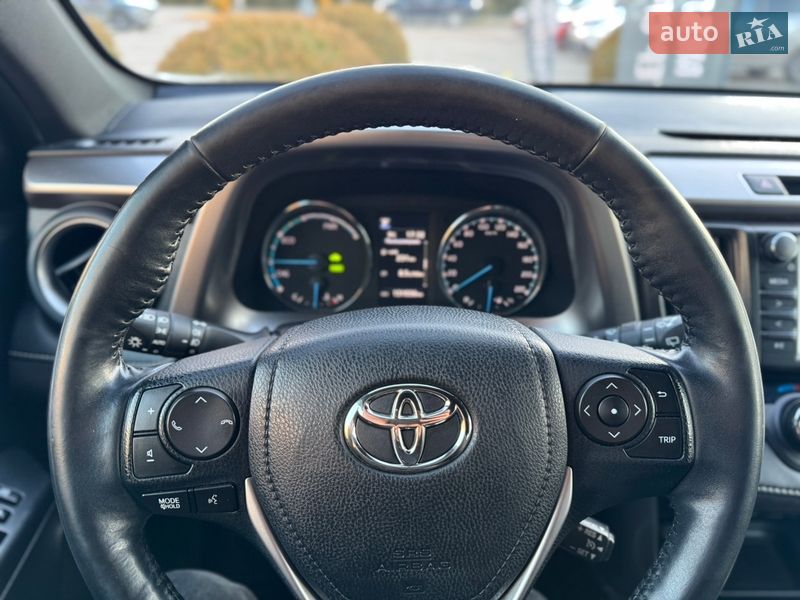 Внедорожник / Кроссовер Toyota RAV4 2018 в Львове
