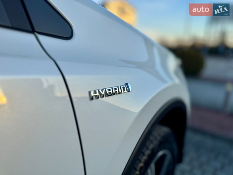 Внедорожник / Кроссовер Toyota RAV4 2018 в Львове