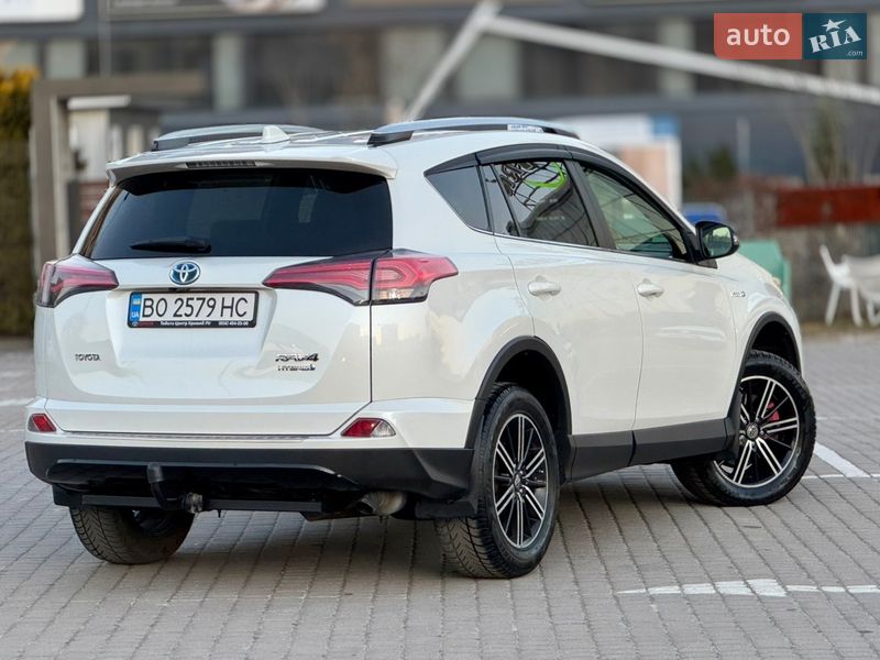 Внедорожник / Кроссовер Toyota RAV4 2018 в Львове