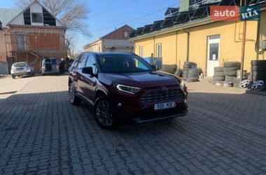 Позашляховик / Кросовер Toyota RAV4 2021 в Чернівцях