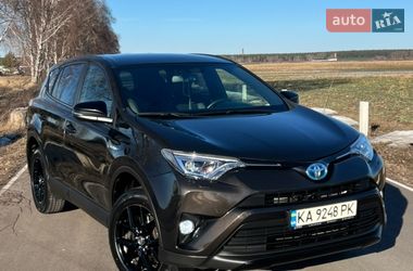 Позашляховик / Кросовер Toyota RAV4 2017 в Броварах