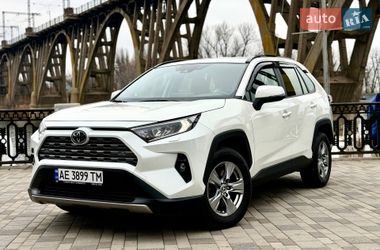 Позашляховик / Кросовер Toyota RAV4 2022 в Києві