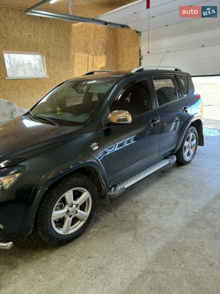 Внедорожник / Кроссовер Toyota RAV4 2007 в Черновцах
