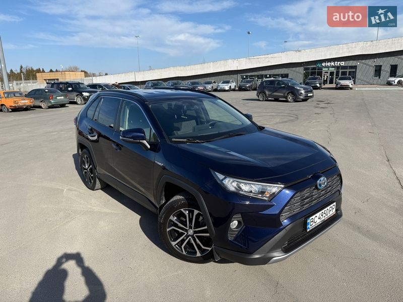 Внедорожник / Кроссовер Toyota RAV4 2019 в Львове