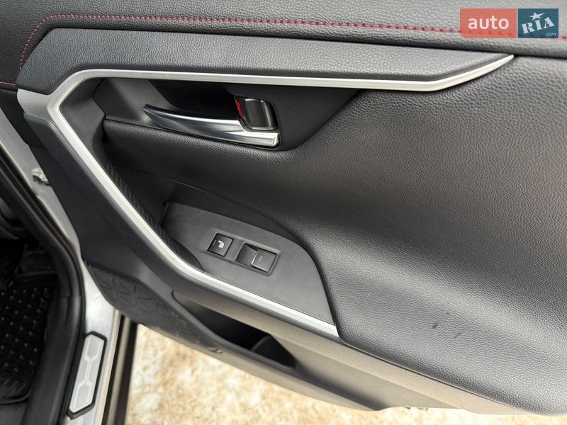 Внедорожник / Кроссовер Toyota RAV4 2023 в Киеве