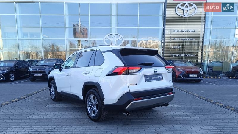 Внедорожник / Кроссовер Toyota RAV4 2025 в Киеве
