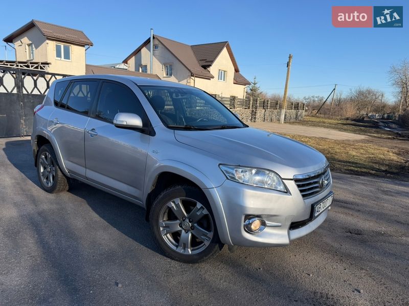 Toyota RAV4 2011