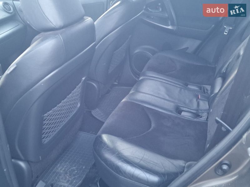 Внедорожник / Кроссовер Toyota RAV4 2010 в Днепре