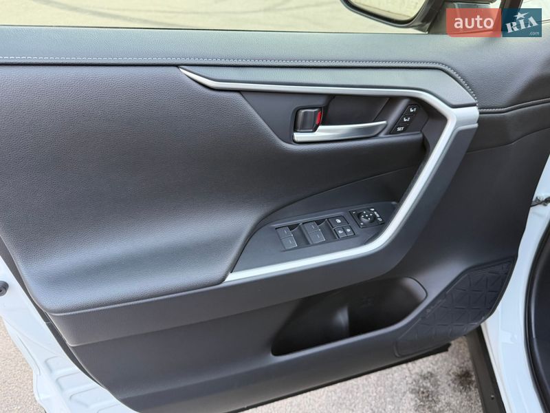 Внедорожник / Кроссовер Toyota RAV4 2023 в Киеве фото 19 Внедорожник / Кроссовер Toyota RAV4 2023 в Киеве
