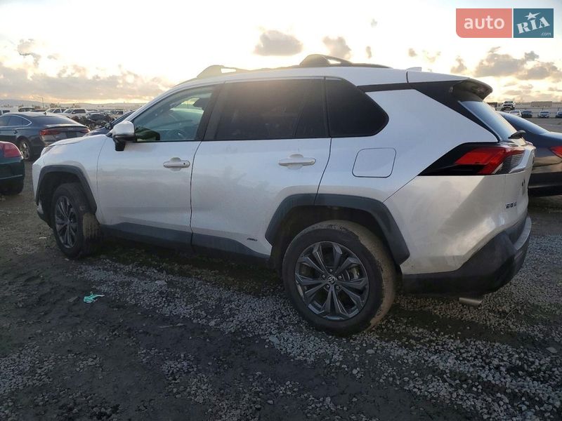 Внедорожник / Кроссовер Toyota RAV4 2023 в Львове