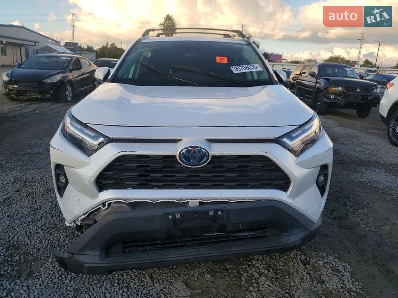 Внедорожник / Кроссовер Toyota RAV4 2023 в Львове