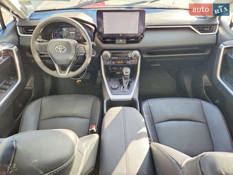 Внедорожник / Кроссовер Toyota RAV4 2023 в Львове