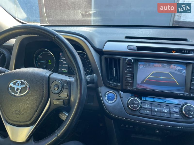 Внедорожник / Кроссовер Toyota RAV4 2018 в Полтаве