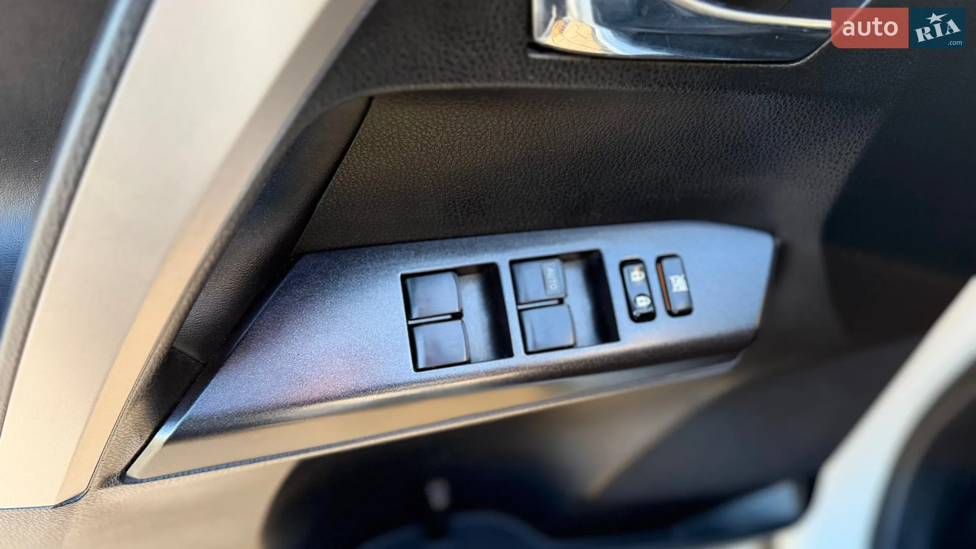 2016 Toyota RAV 4 - мініатюра 18