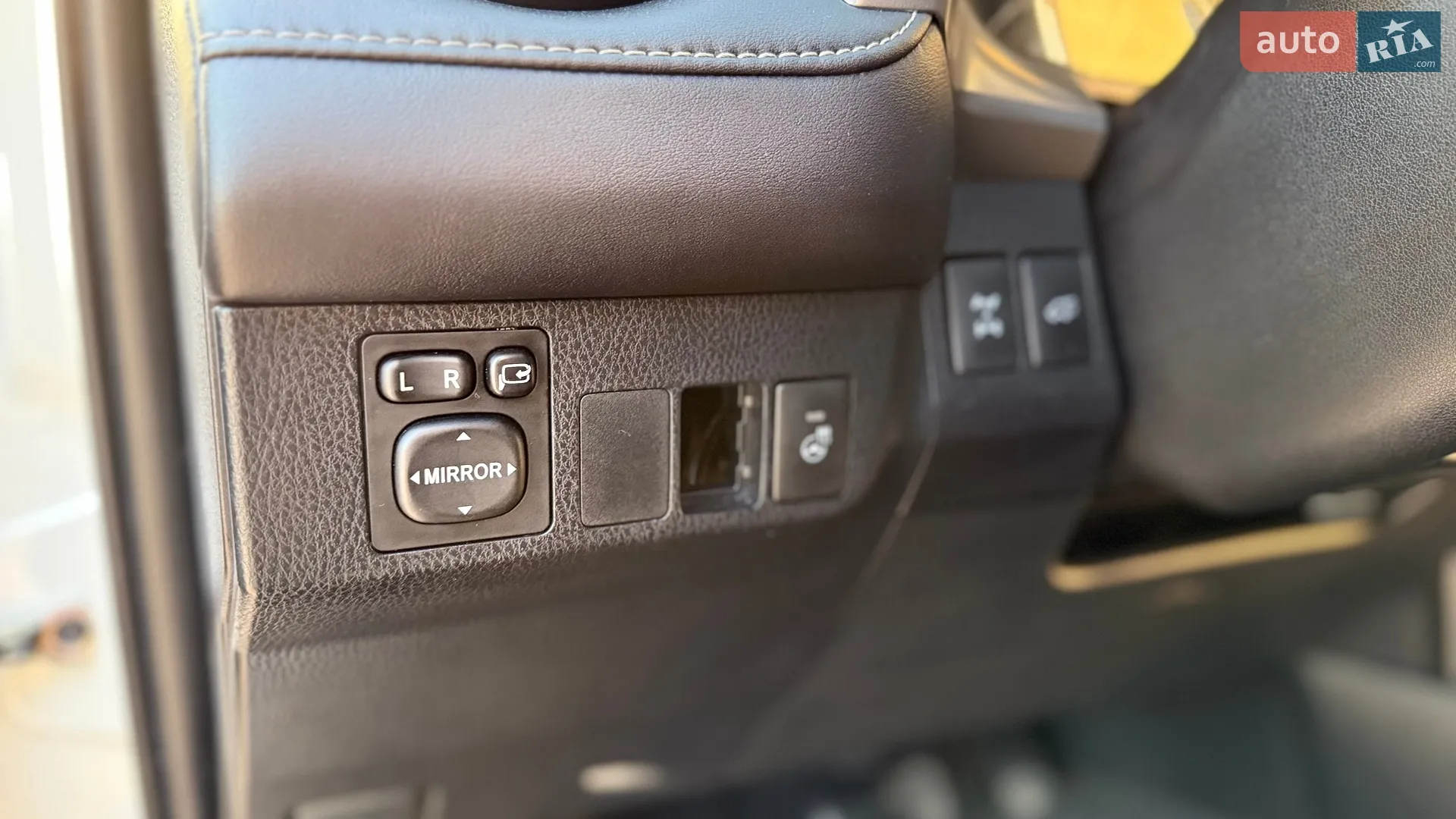 2016 Toyota RAV 4 - мініатюра 41