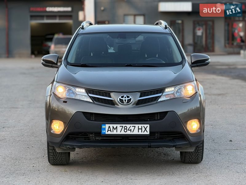 Внедорожник / Кроссовер Toyota RAV4 2013 в Звягеле