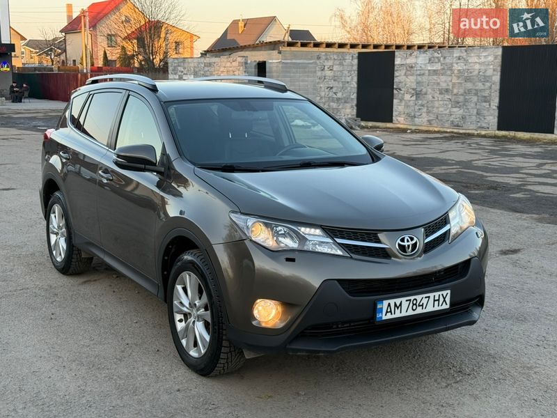 Внедорожник / Кроссовер Toyota RAV4 2013 в Звягеле