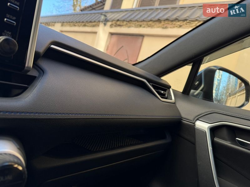 Внедорожник / Кроссовер Toyota RAV4 2021 в Одессе