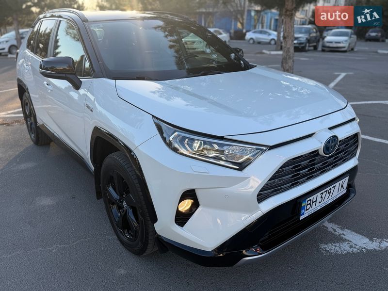 Внедорожник / Кроссовер Toyota RAV4 2018 в Одессе