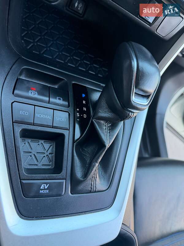 Внедорожник / Кроссовер Toyota RAV4 2018 в Одессе