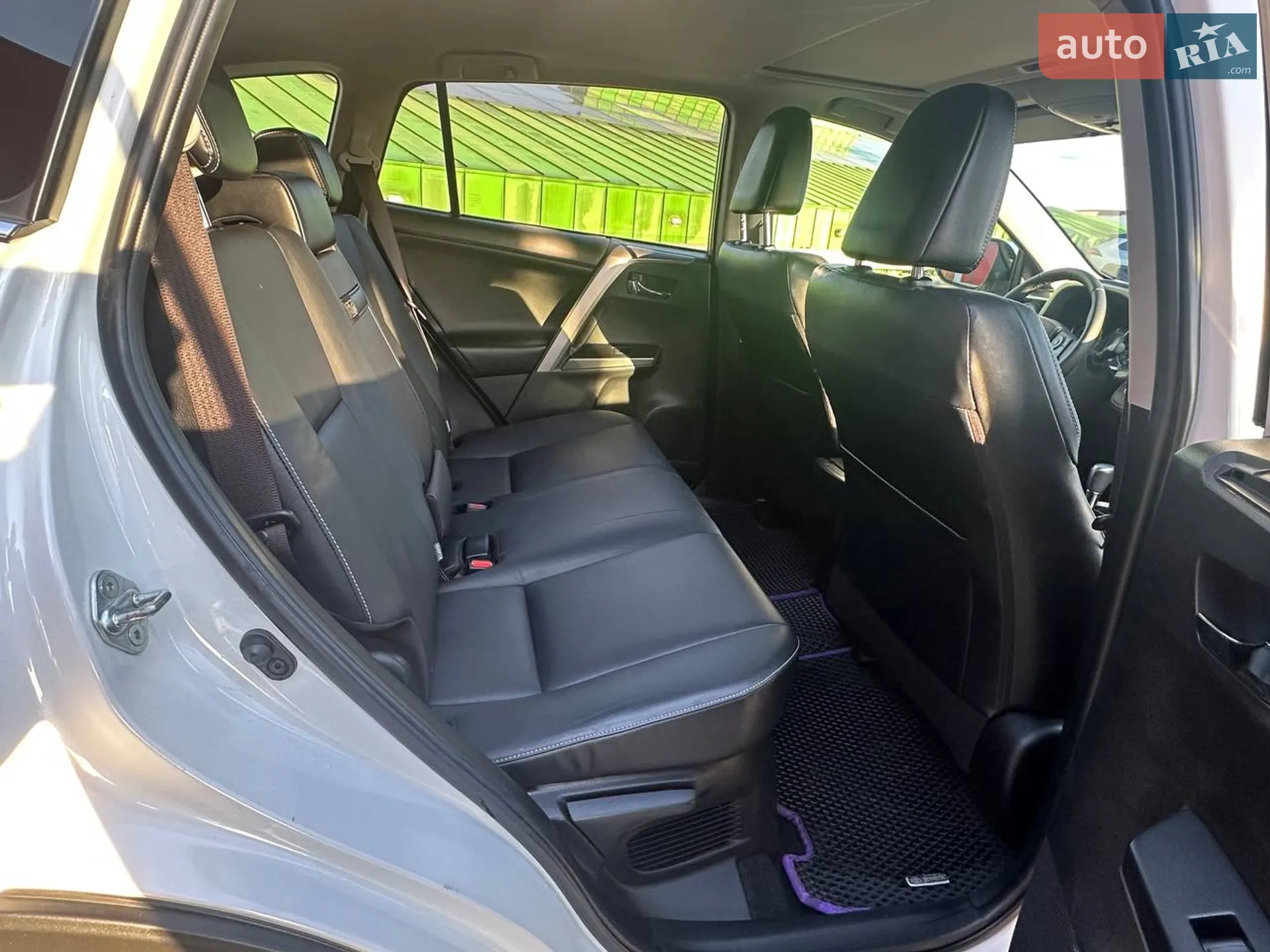 2017 Toyota RAV 4 - мініатюра 16