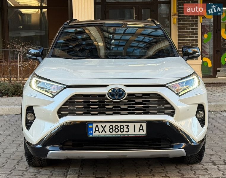 Внедорожник / Кроссовер Toyota RAV4 2020 в Киеве