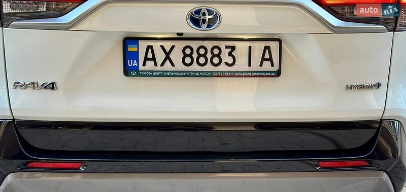 Внедорожник / Кроссовер Toyota RAV4 2020 в Киеве