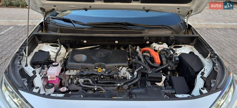 Внедорожник / Кроссовер Toyota RAV4 2020 в Киеве