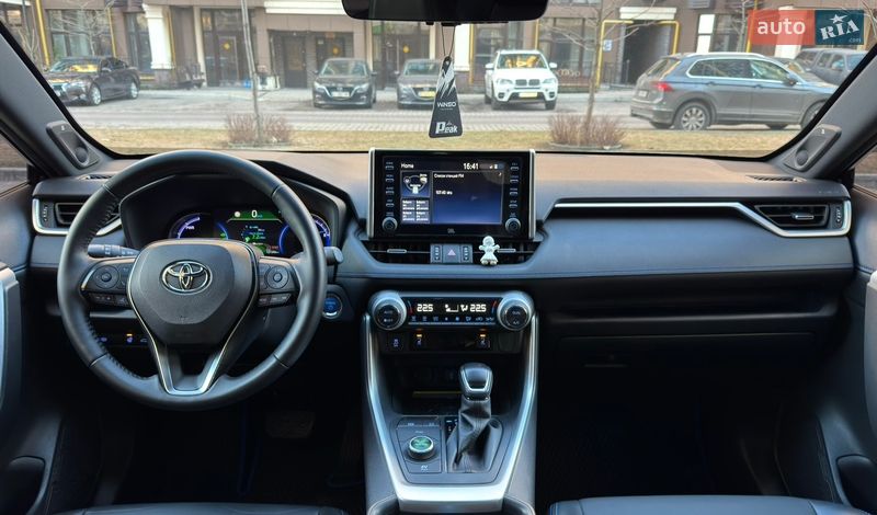 Внедорожник / Кроссовер Toyota RAV4 2020 в Киеве