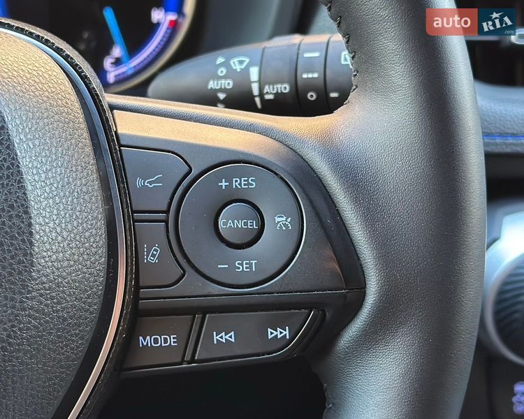 Внедорожник / Кроссовер Toyota RAV4 2020 в Киеве