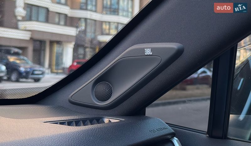 Внедорожник / Кроссовер Toyota RAV4 2020 в Киеве