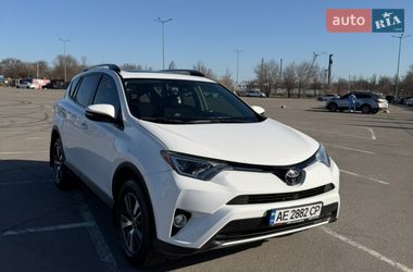 Позашляховик / Кросовер Toyota RAV4 2018 в Дніпрі