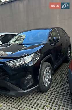 Внедорожник / Кроссовер Toyota RAV4 2019 в Львове