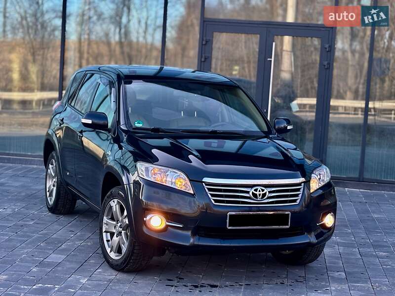 Внедорожник / Кроссовер Toyota RAV4 2011 в Тернополе
