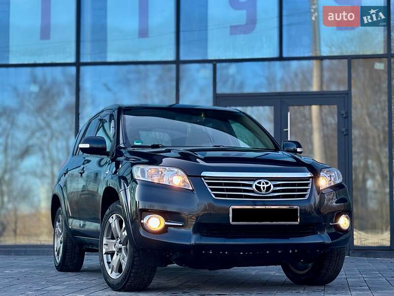 Внедорожник / Кроссовер Toyota RAV4 2011 в Тернополе