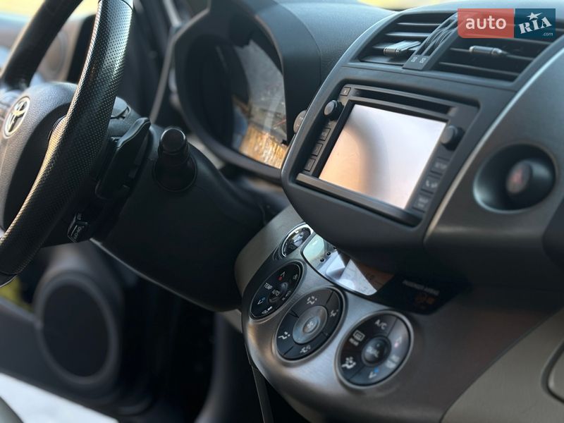 Внедорожник / Кроссовер Toyota RAV4 2011 в Тернополе
