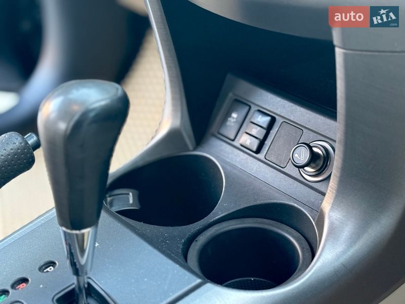 Внедорожник / Кроссовер Toyota RAV4 2011 в Тернополе