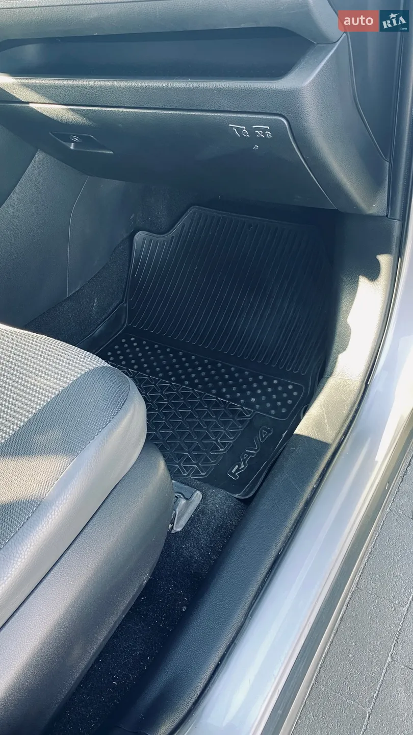 2018 Toyota RAV 4 - мініатюра 14