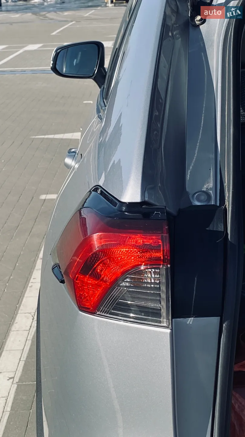 2018 Toyota RAV 4 - мініатюра 15