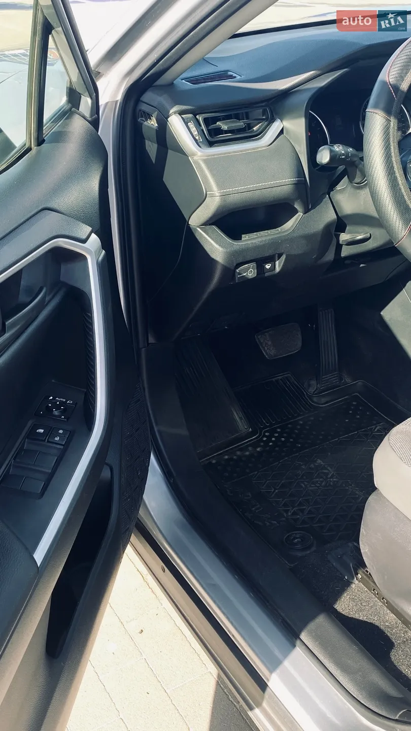 2018 Toyota RAV 4 - мініатюра 13