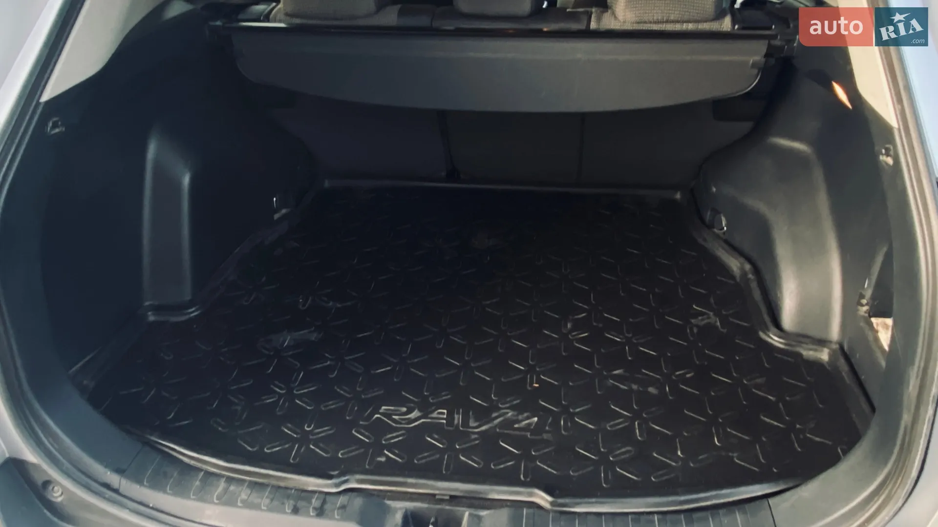2018 Toyota RAV 4 - мініатюра 17